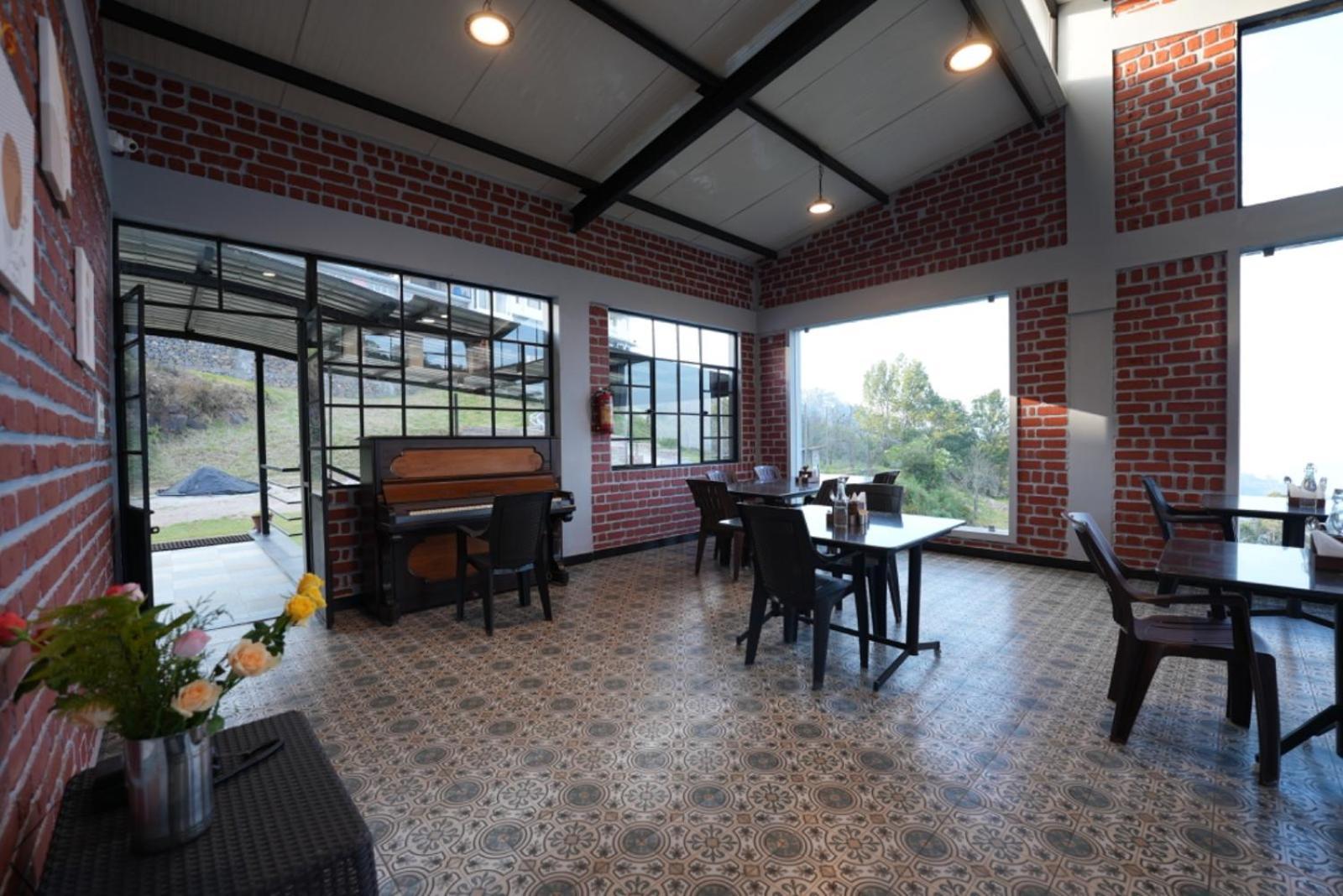 Aura Crimson Vistas Hotel Kodaikanal Exterior photo