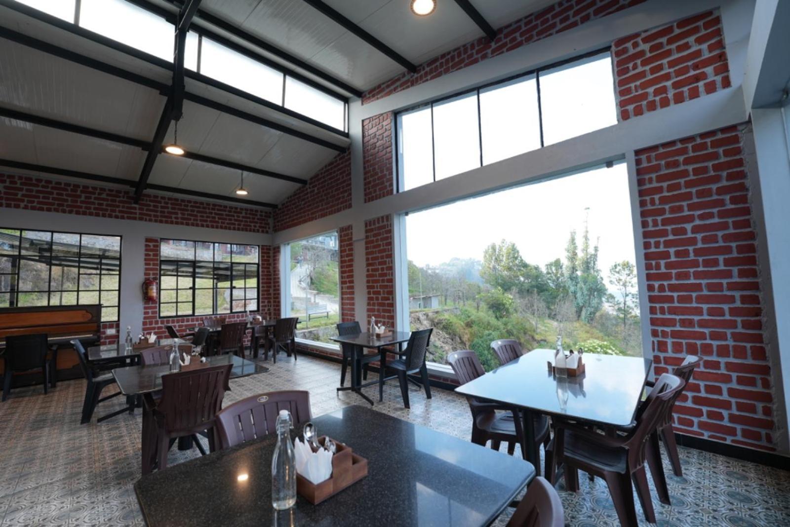 Aura Crimson Vistas Hotel Kodaikanal Exterior photo