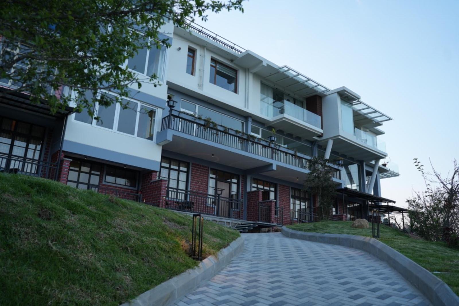 Aura Crimson Vistas Hotel Kodaikanal Exterior photo