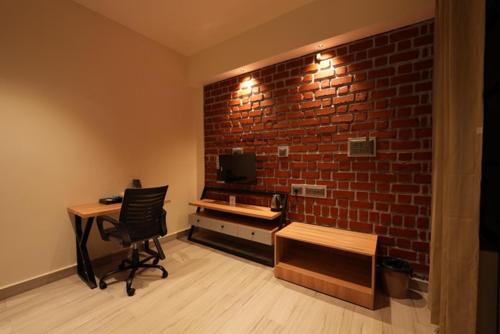 Aura Crimson Vistas Hotel Kodaikanal Room photo